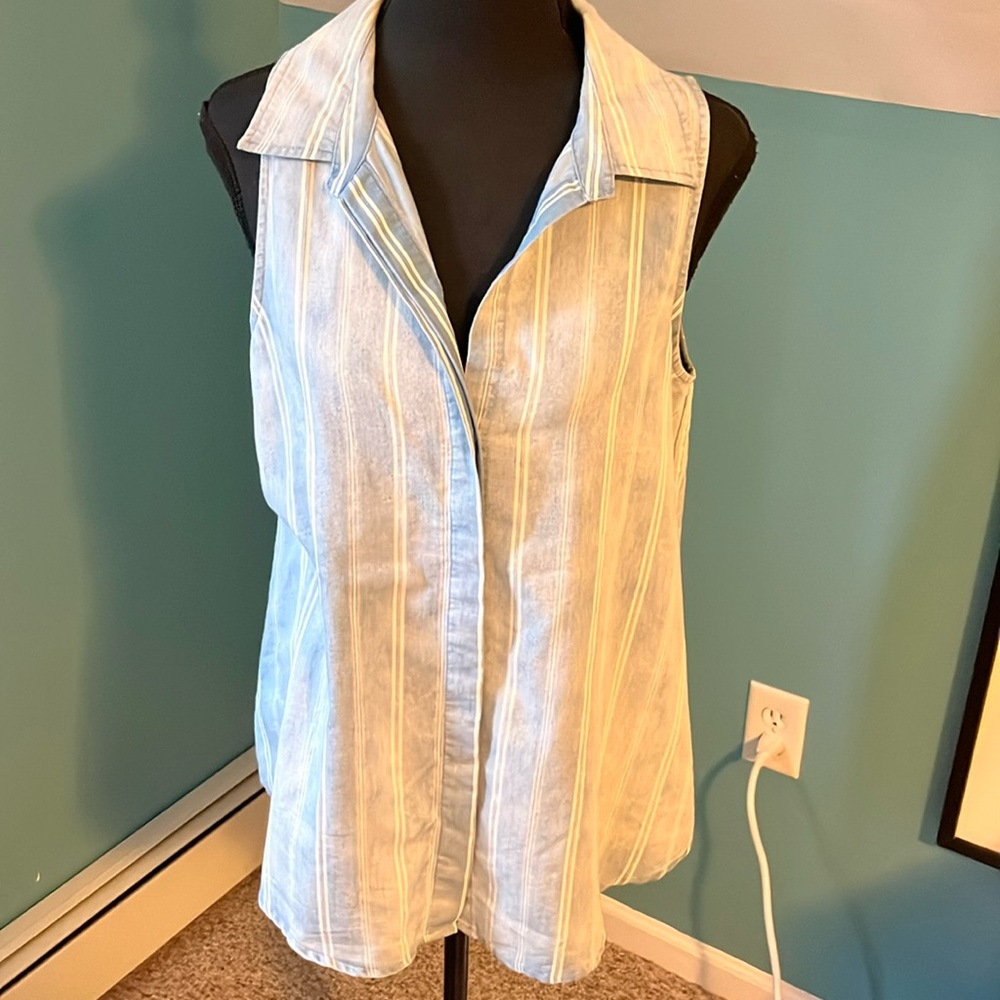 SUGAR LIPS distressed sleeveless top Sz S